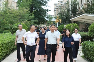 浙江省民政廳黨組書記、廳長陳斌等領(lǐng)導(dǎo)一行蒞臨燕達(dá)養(yǎng)護(hù)中心參觀調(diào)研